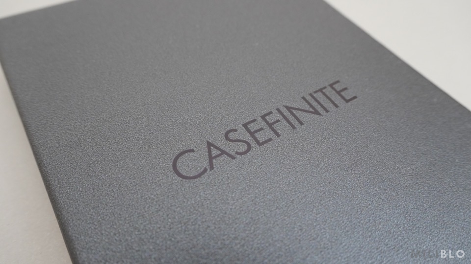 CASEFINITEのiPhoneケース「THE INFINITE AIR」の外箱